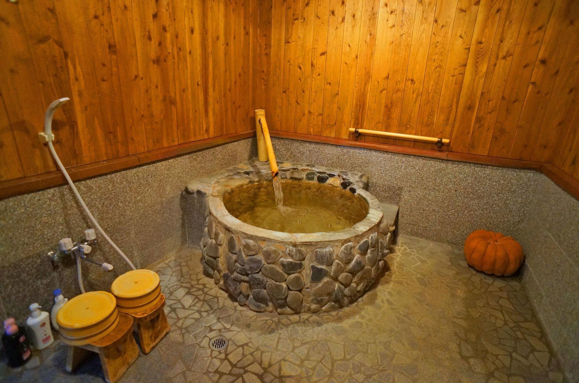 Ban-Ya Hot Spring Inn Yufu Exterior foto